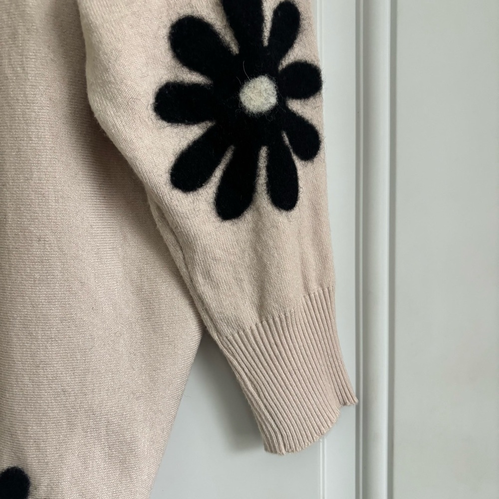 Sioni Cream Sweater w/Black Floral Appliqués, Size Small - Picture 8 of 15